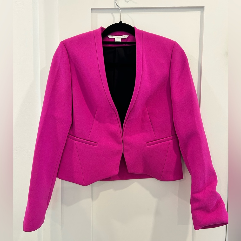 Diane Von Furstenberg Pink blazer size 4